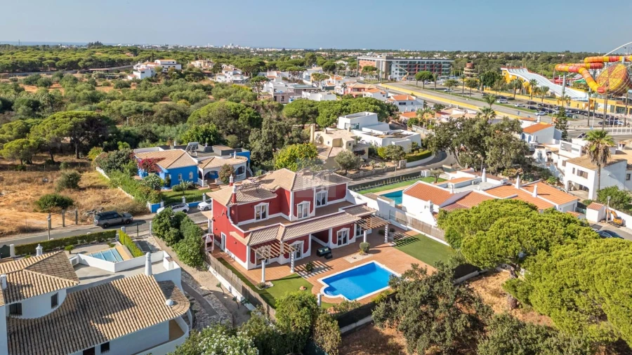 Moradia T5 para Venda em Quarteira Foto 57