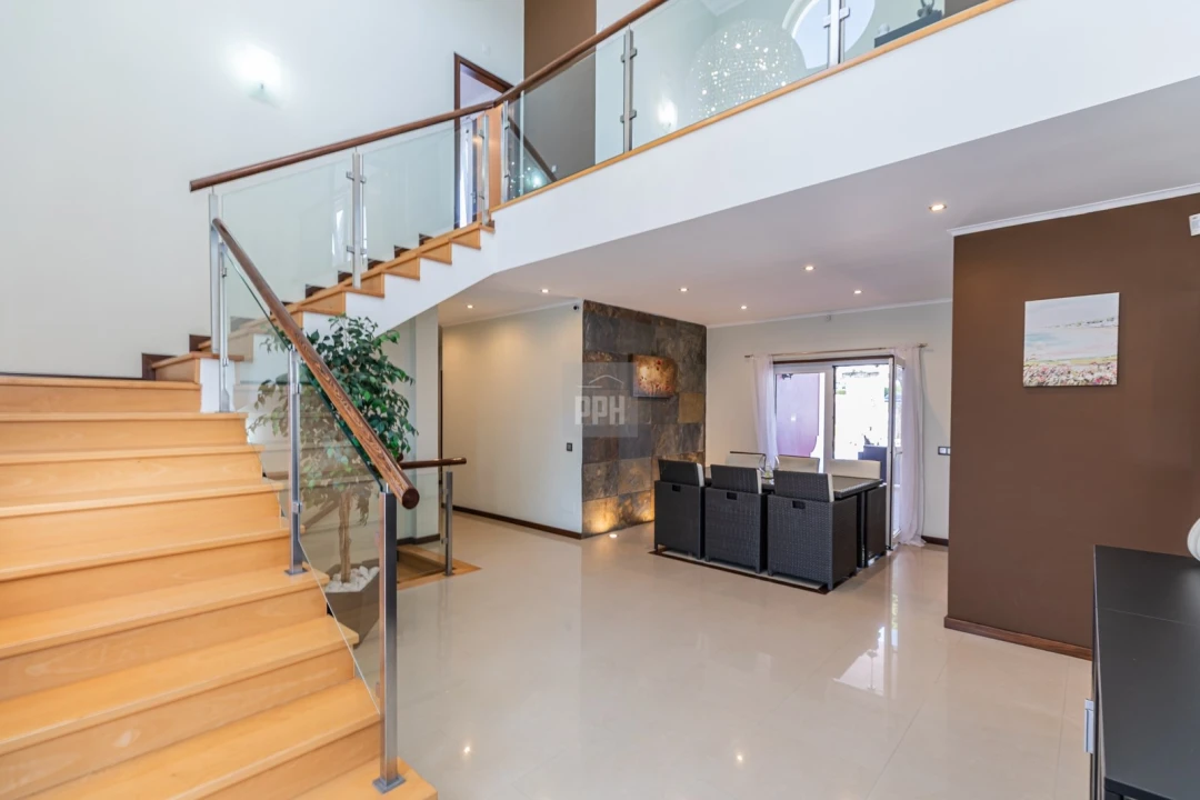 Moradia T5 para Venda em Quarteira Foto 43