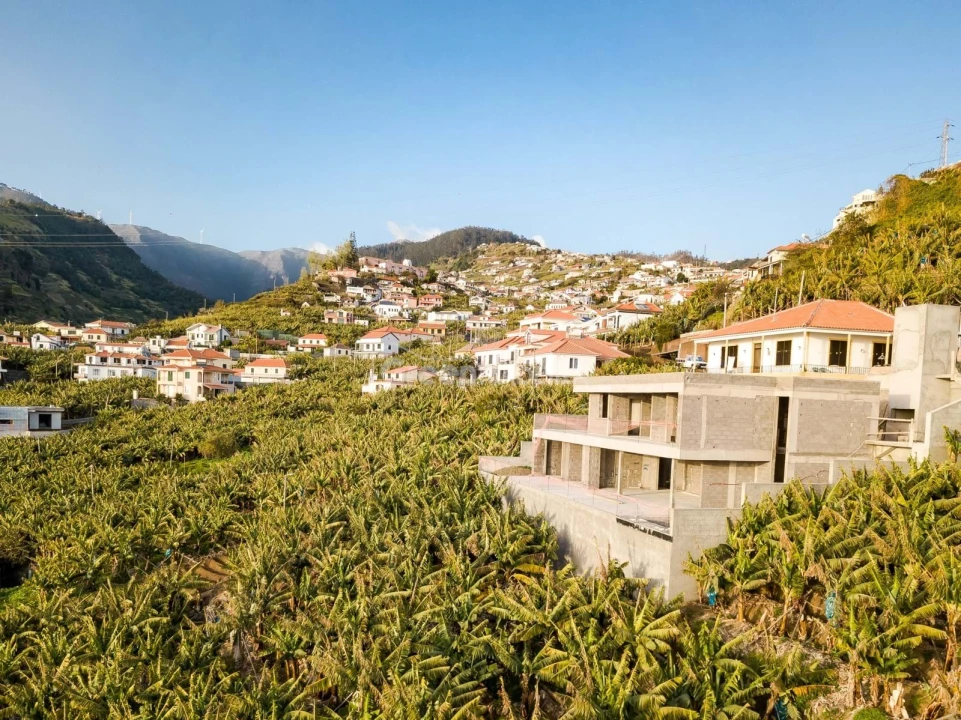 Moradia T4 para Venda em Ponta do Sol Foto 1