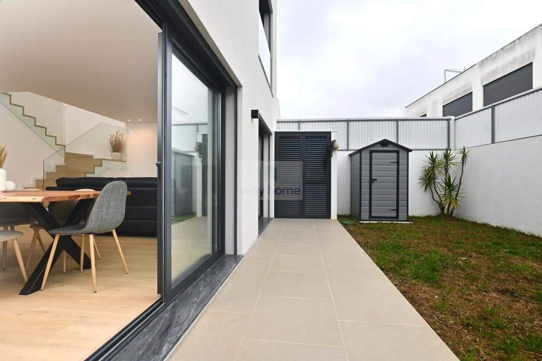 Moradia T4 para Venda em São Domingos de Rana Foto 15