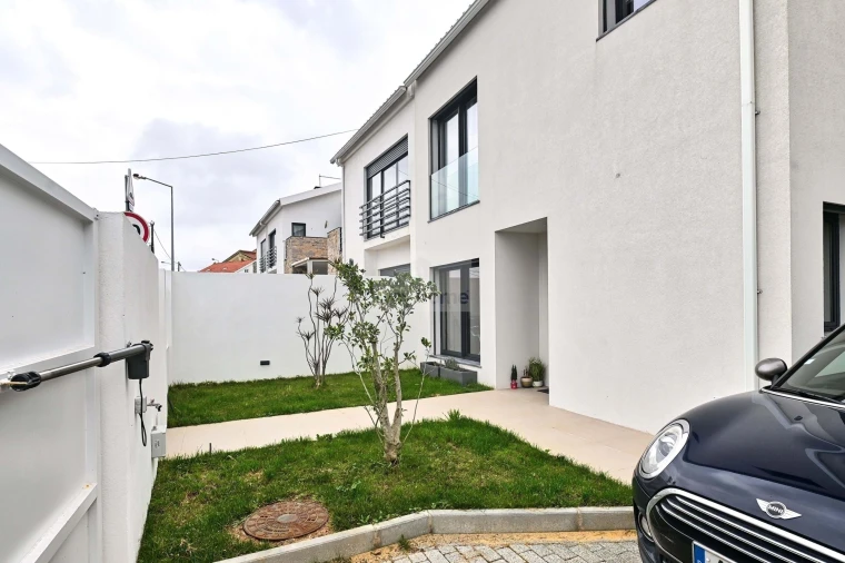 Moradia T4 para Venda em São Domingos de Rana Foto 33