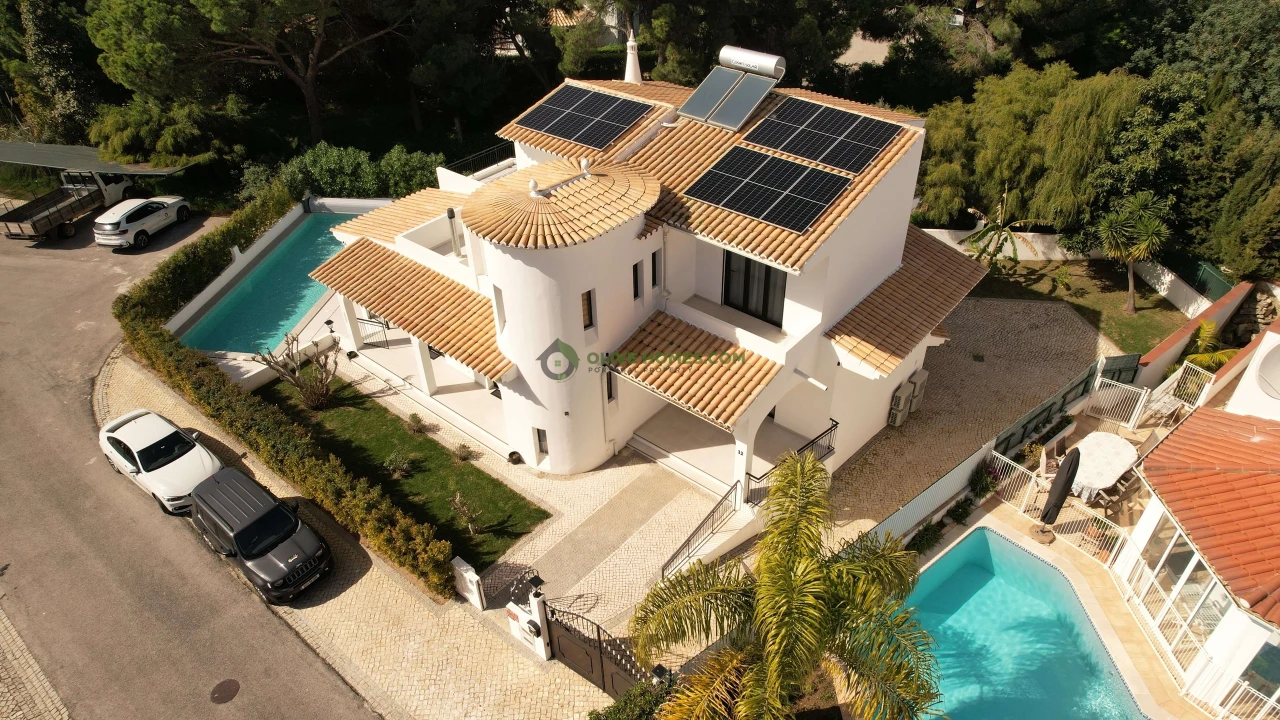 Moradia T4 para Venda em Quarteira Foto 16