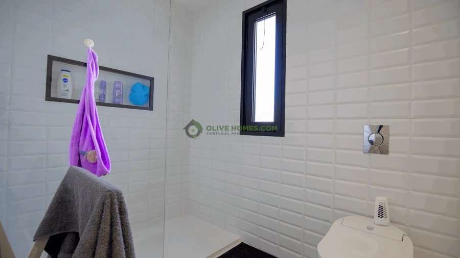 Moradia T4 para Venda em Quarteira Foto 28