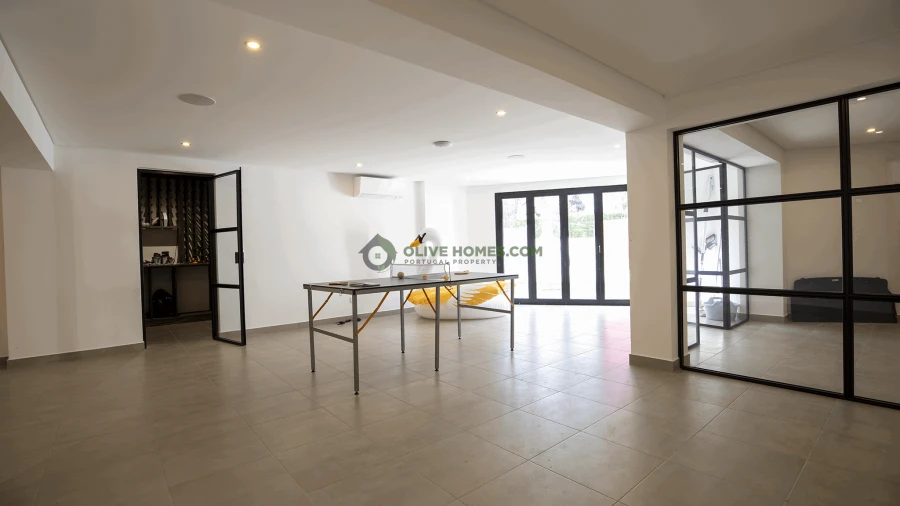 Moradia T4 para Venda em Quarteira Foto 30