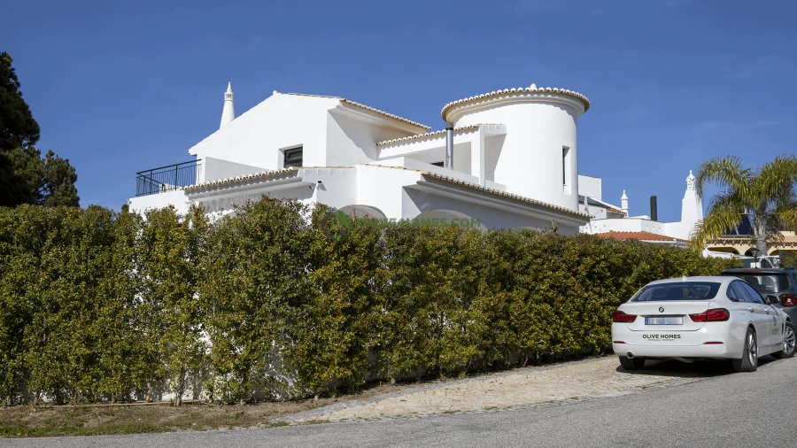 Moradia T4 para Venda em Quarteira Foto 6