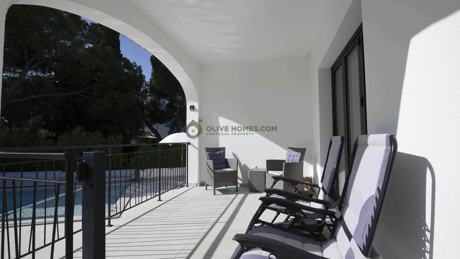 Moradia T4 para Venda em Quarteira Foto 7