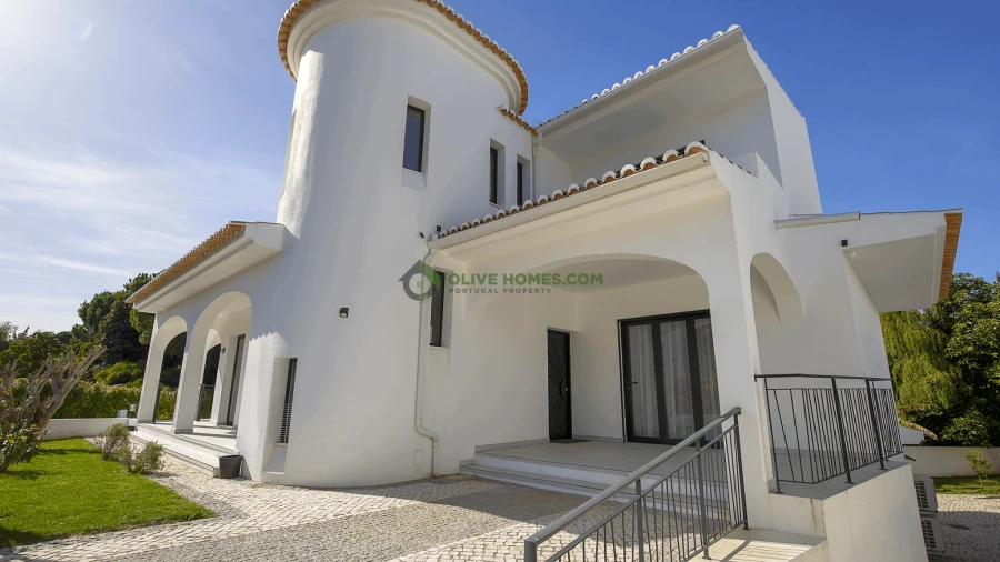 Moradia T4 para Venda em Quarteira Foto 1