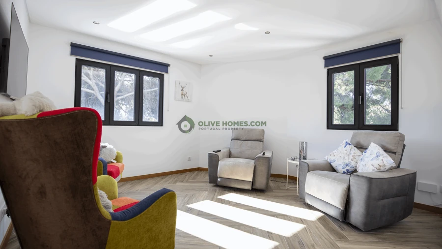 Moradia T4 para Venda em Quarteira Foto 17