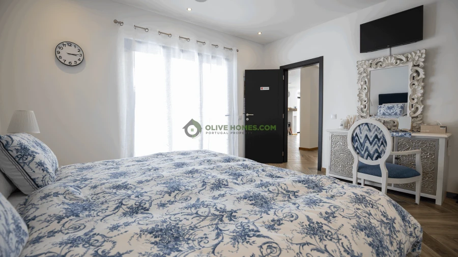 Moradia T4 para Venda em Quarteira Foto 24