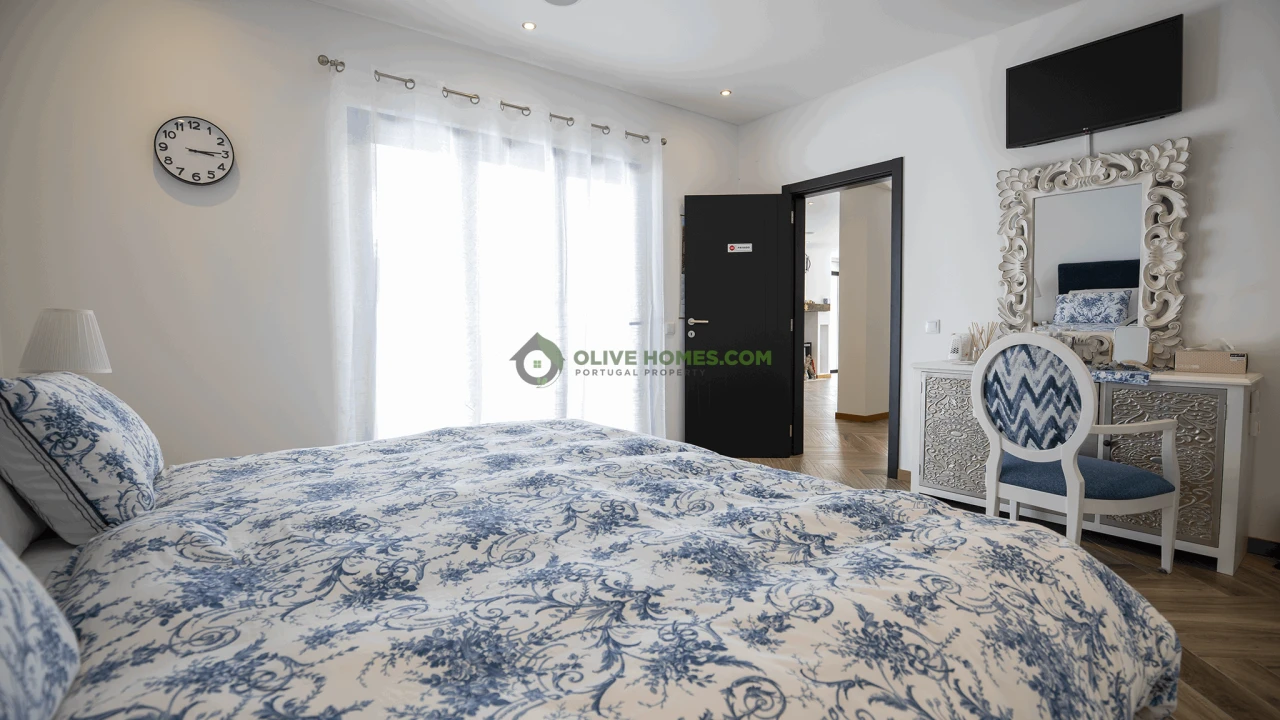 Moradia T4 para Venda em Quarteira Foto 24