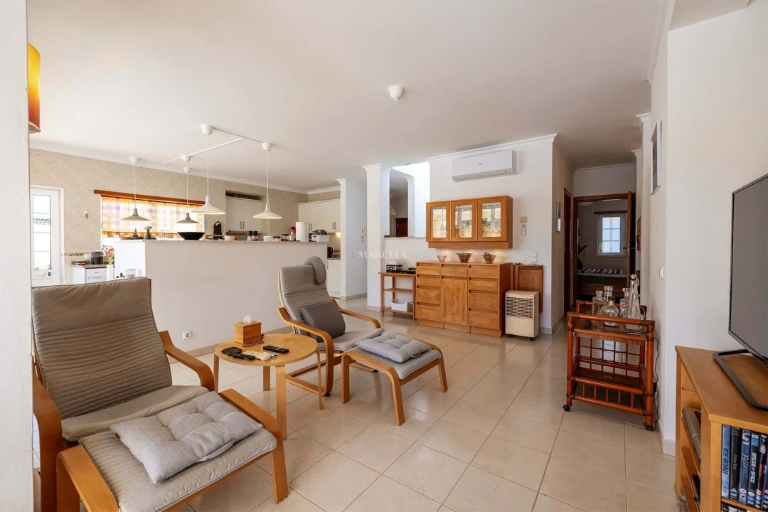 Moradia T4 para Venda em Luz Foto 3