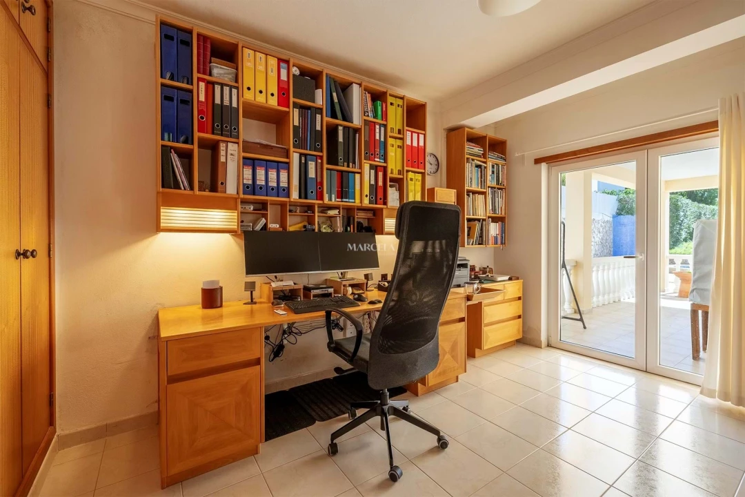 Moradia T4 para Venda em Luz Foto 16