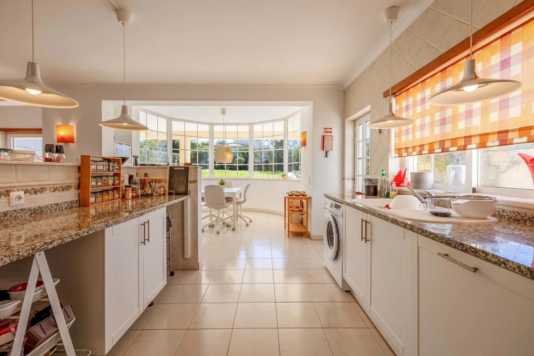 Moradia T4 para Venda em Luz Foto 10