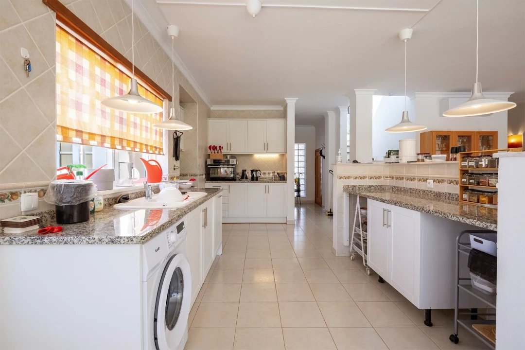 Moradia T4 para Venda em Luz Foto 11