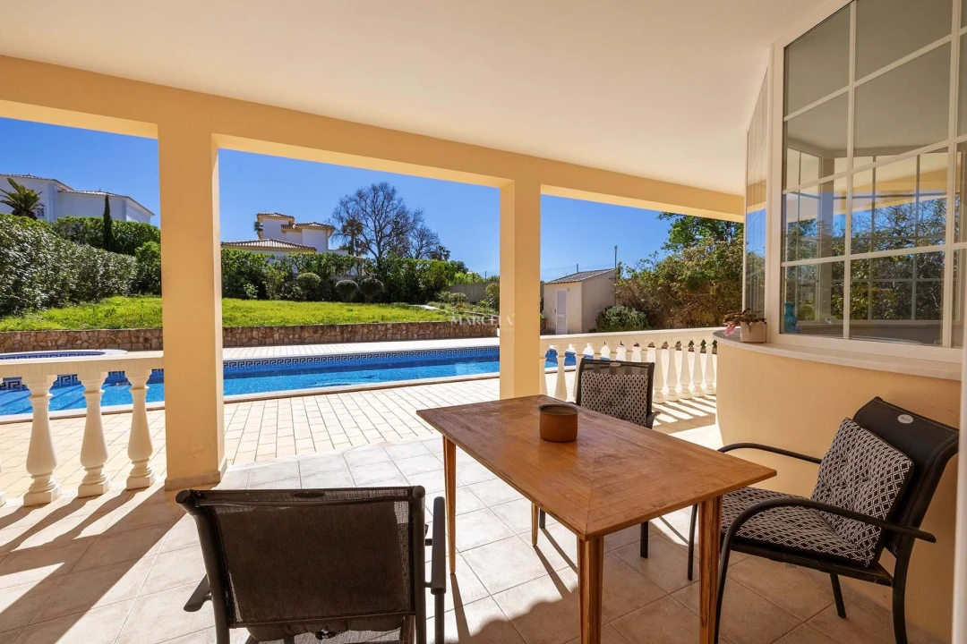 Moradia T4 para Venda em Luz Foto 5