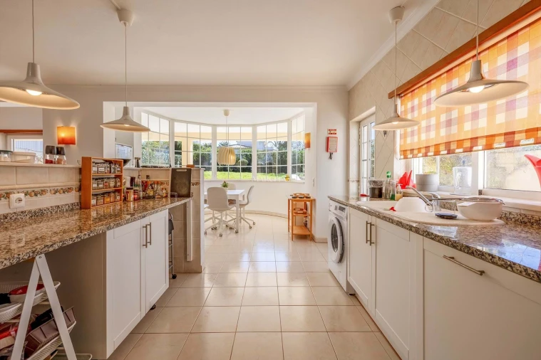 Moradia T4 para Venda em Luz Foto 10