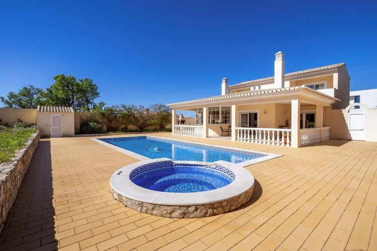 Moradia T4 para Venda em Luz Foto 37