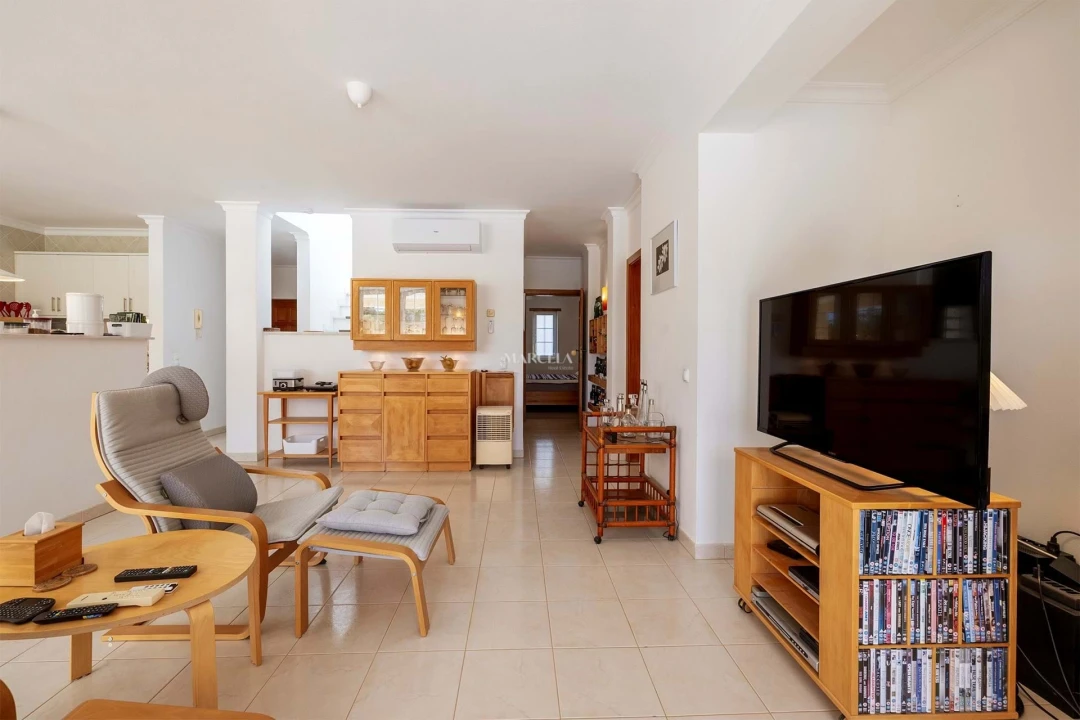 Moradia T4 para Venda em Luz Foto 6