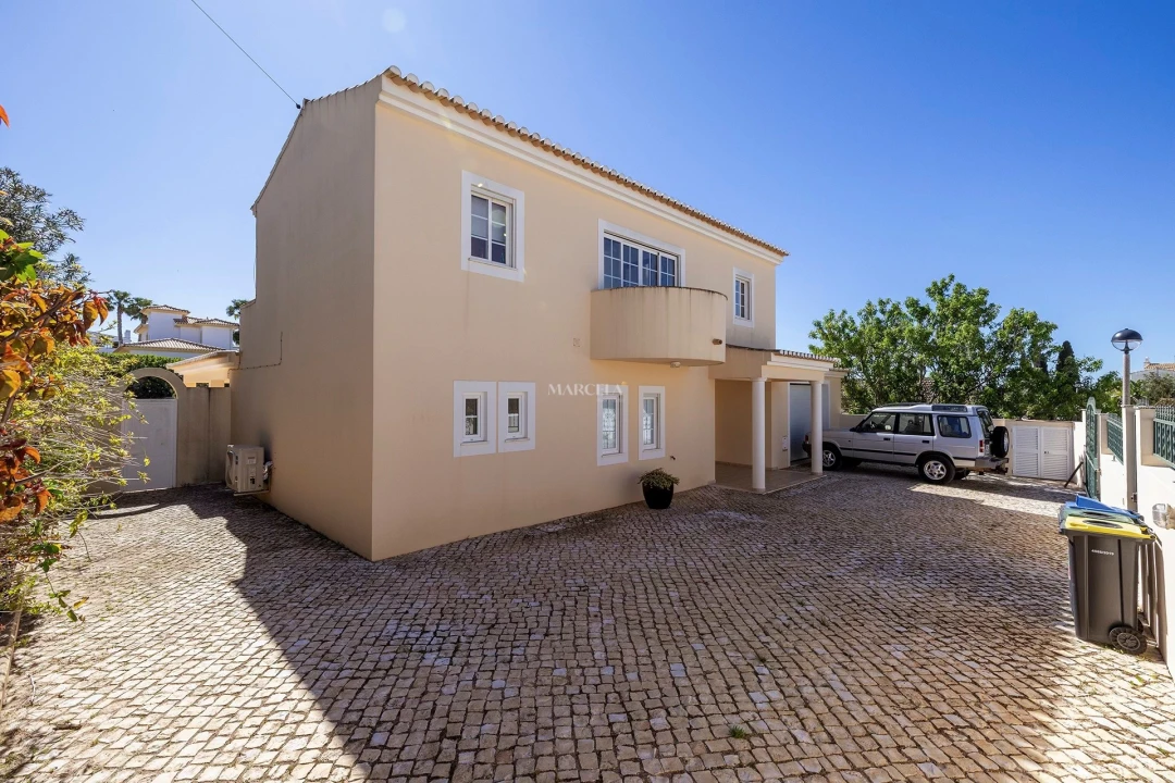 Moradia T4 para Venda em Luz Foto 32