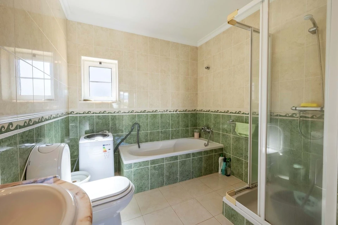 Moradia T4 para Venda em Luz Foto 31