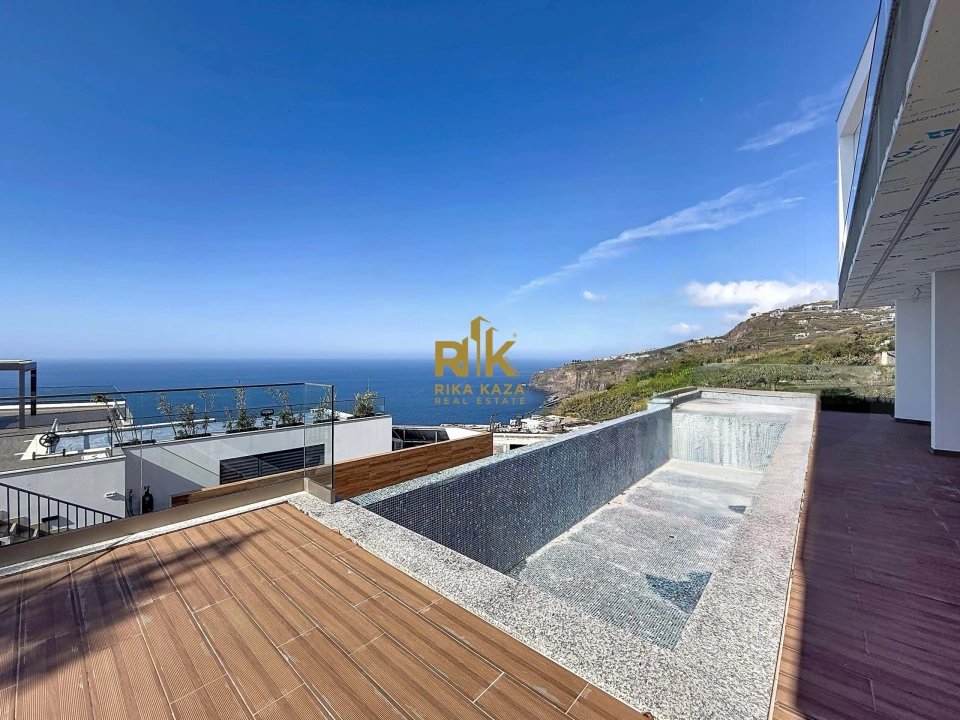 Moradia T4 para Venda em Tabua Foto 3