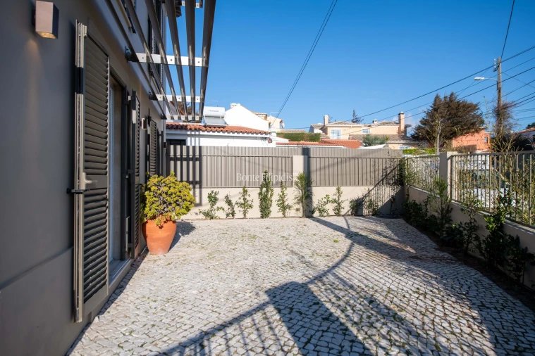 Moradia T3 para Venda em Alcabideche Foto 2