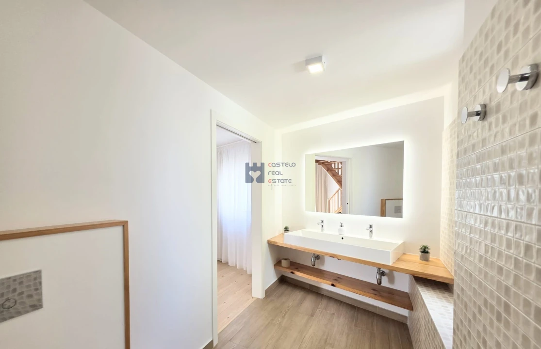 Moradia T7 para Venda em Seiça Foto 21