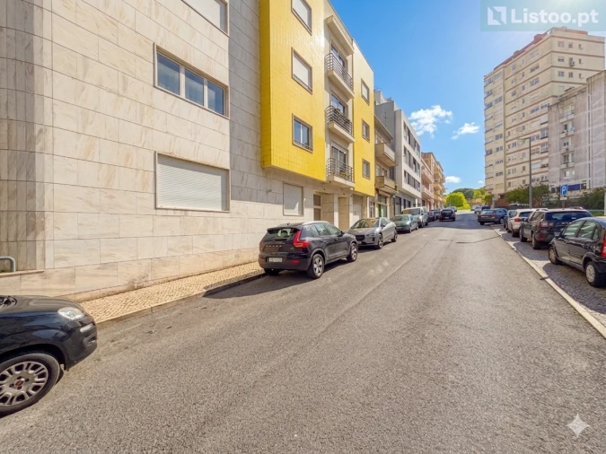 Apartamento T2 para Venda em Ajuda Foto 1