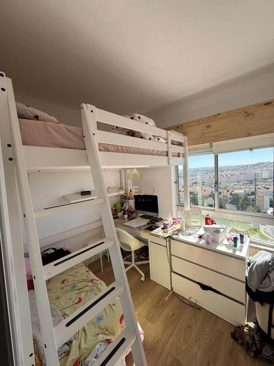 Apartamento T3 para Venda em Póvoa de Santa Iria e Forte da Casa Foto 9