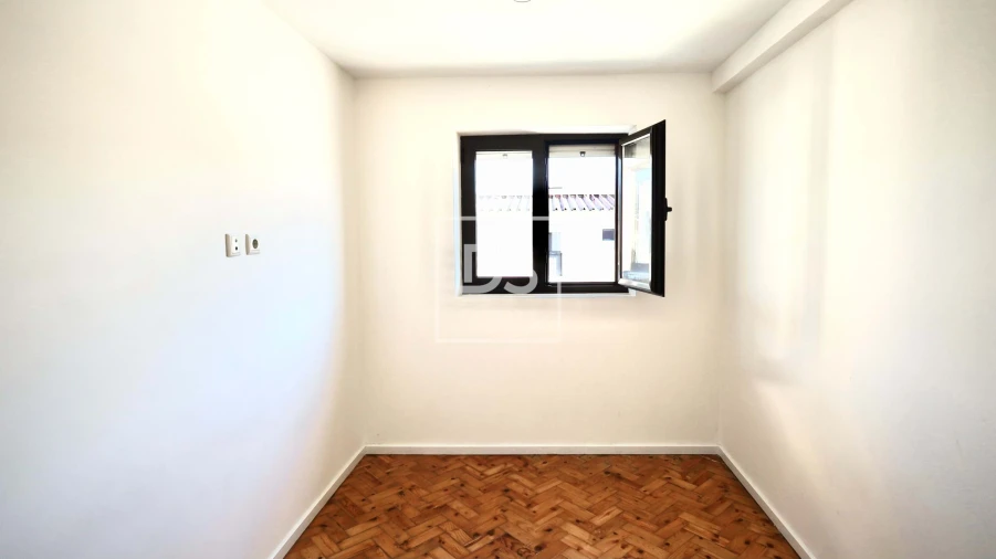 Apartamento T2 para Venda em Braga (Maximinos, Sé e Cividade) Foto 8