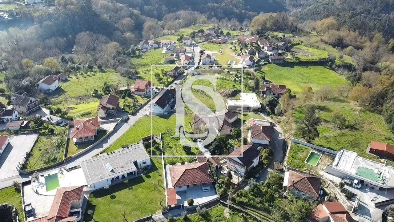 Terreno para Venda em Parada do Bouro Foto 10