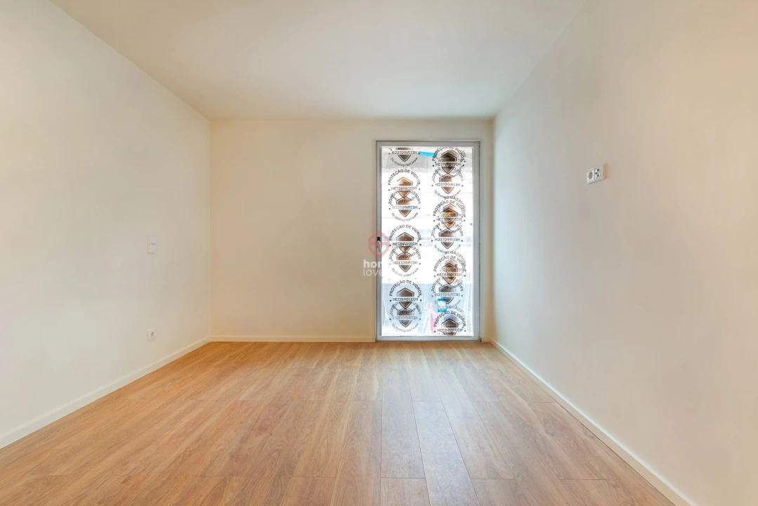 Apartamento T2 para Venda em Paranhos Foto 14