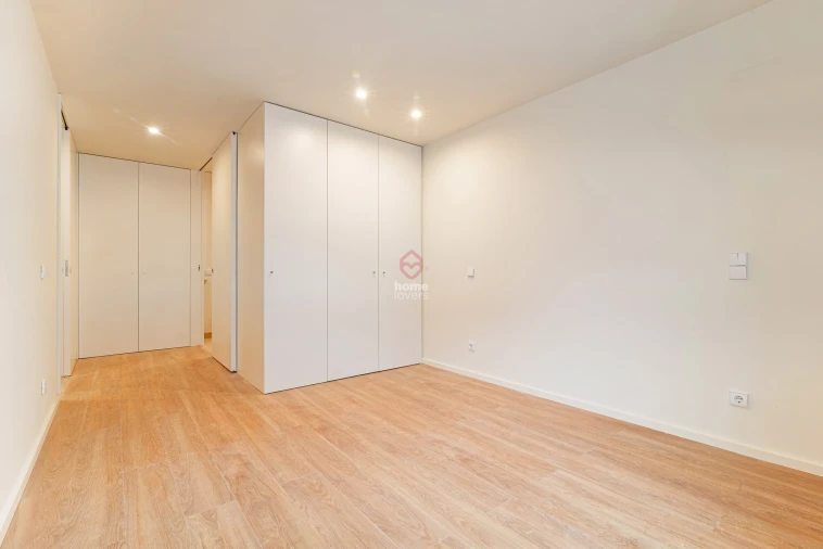 Apartamento T2 para Venda em Paranhos Foto 13