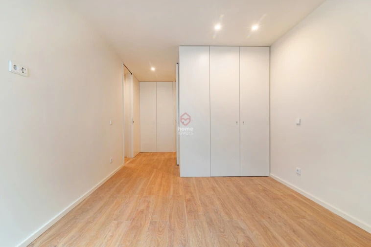 Apartamento T2 para Venda em Paranhos Foto 15