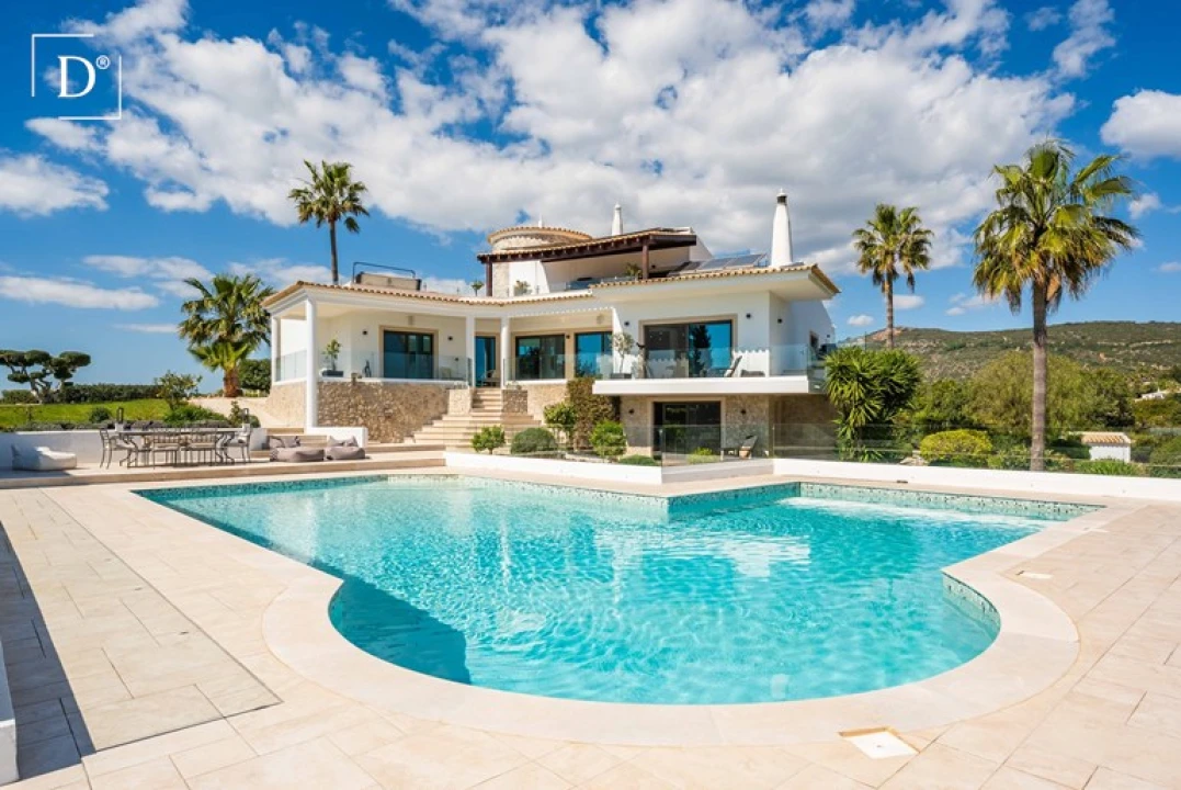 Moradia T5 para Venda em Olhão Foto 1