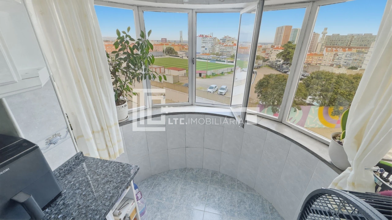 Apartamento T2 para Venda em Parque das Nações Foto 14