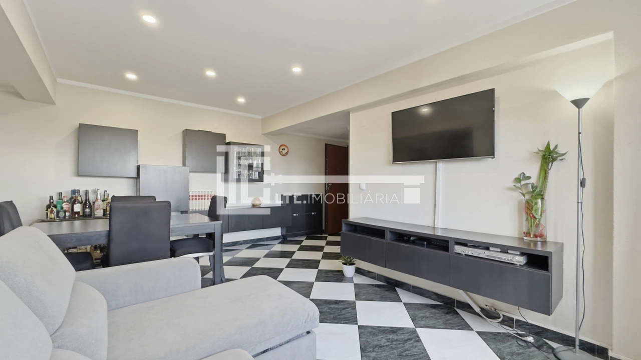 Apartamento T2 para Venda em Parque das Nações Foto 6