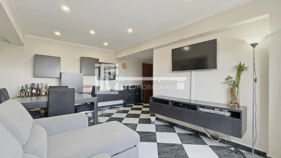 Apartamento T2 para Venda em Parque das Nações Foto 6