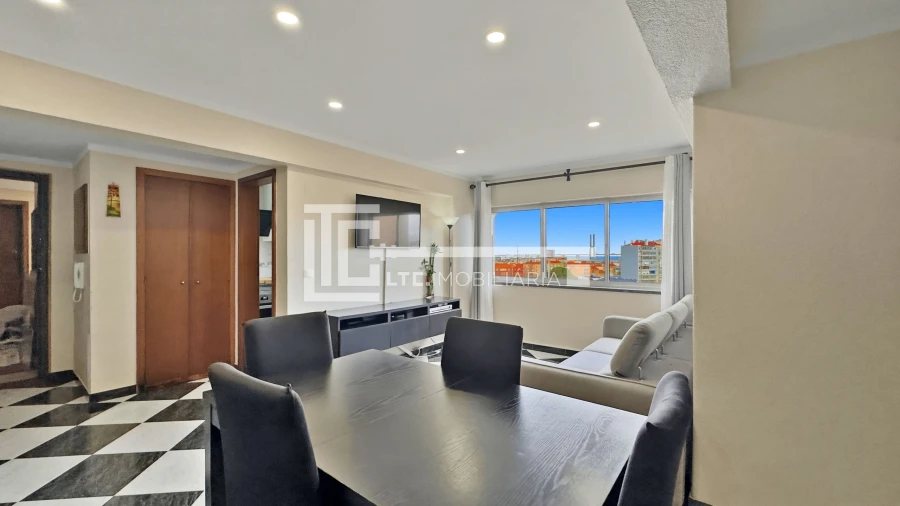 Apartamento T2 para Venda em Parque das Nações Foto 4