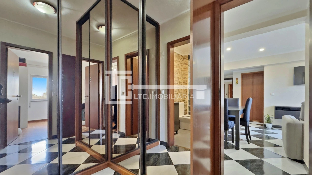 Apartamento T2 para Venda em Parque das Nações Foto 1