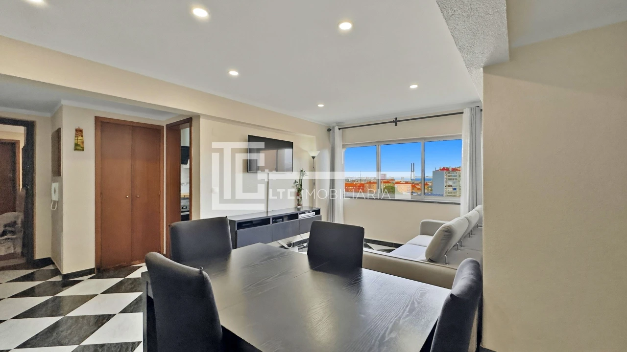 Apartamento T2 para Venda em Parque das Nações Foto 4