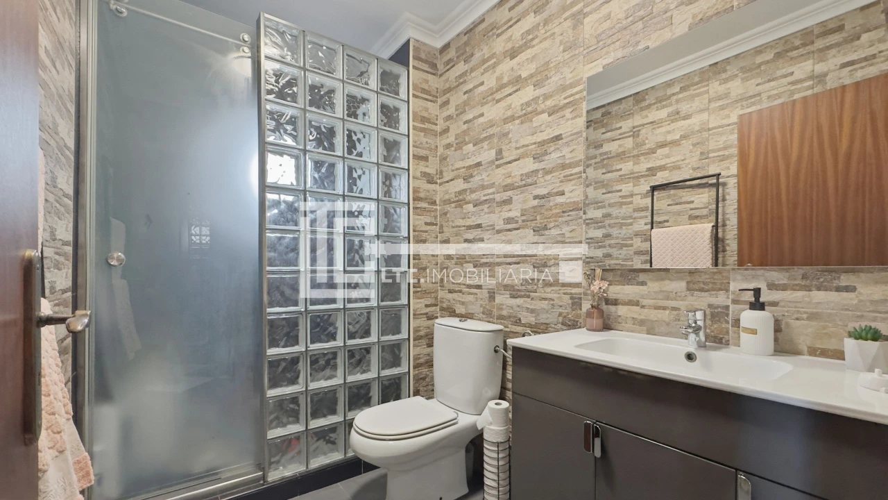 Apartamento T2 para Venda em Parque das Nações Foto 9