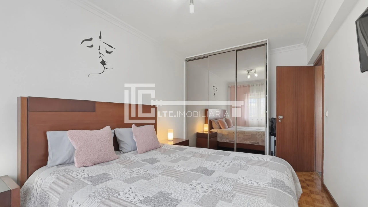 Apartamento T2 para Venda em Parque das Nações Foto 13