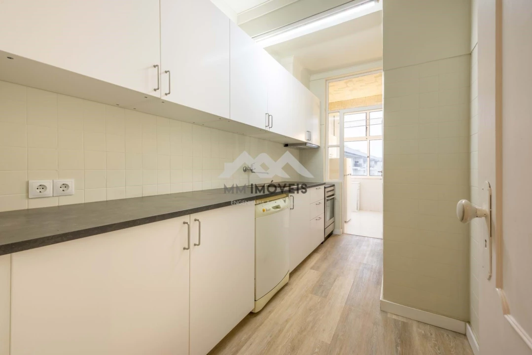 Apartamento T2 para Arrendamento em Ramalde Foto 2