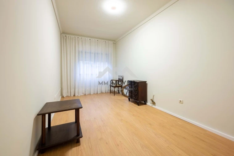 Apartamento T2 para Arrendamento em Ramalde Foto 13