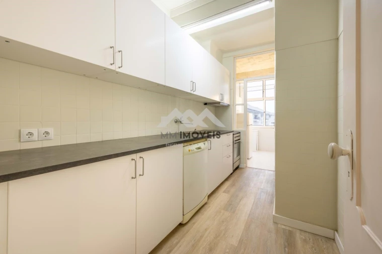 Apartamento T2 para Arrendamento em Ramalde Foto 2