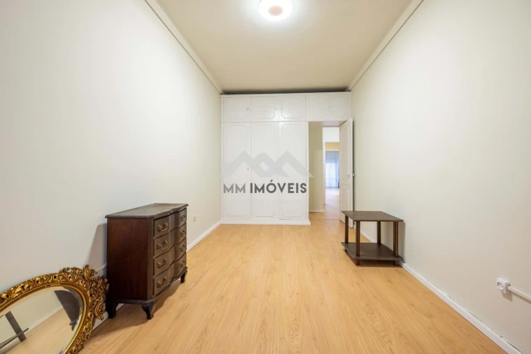 Apartamento T2 para Arrendamento em Ramalde Foto 6