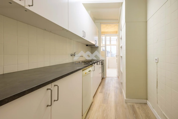 Apartamento T2 para Arrendamento em Ramalde Foto 4
