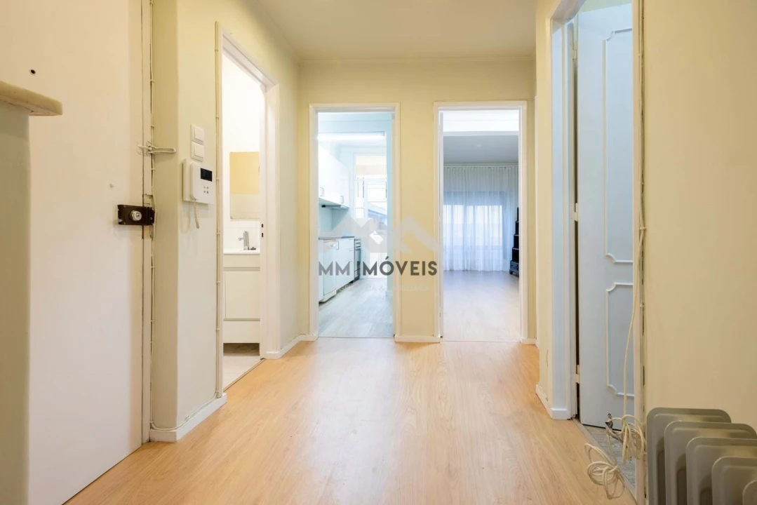 Apartamento T2 para Arrendamento em Ramalde Foto 5