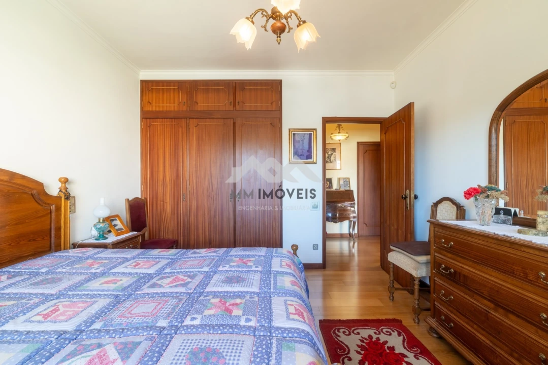 Moradia T5 para Venda em Santa Marinha e São Pedro da Afurada Foto 7